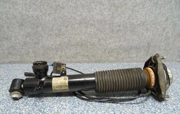 BMW X5 F15 Rear shock absorber/damper 6863175