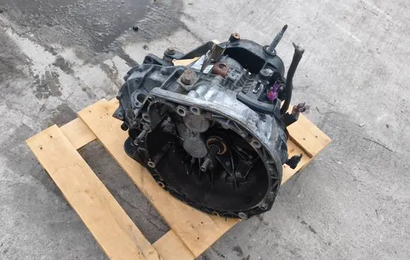 Renault Trafic II (X83) Manual 6 speed gearbox PK6075