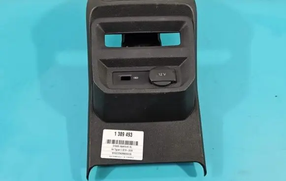 Volkswagen Tiguan 12 V Socket (front) 5NN864298 IMPRK1389493