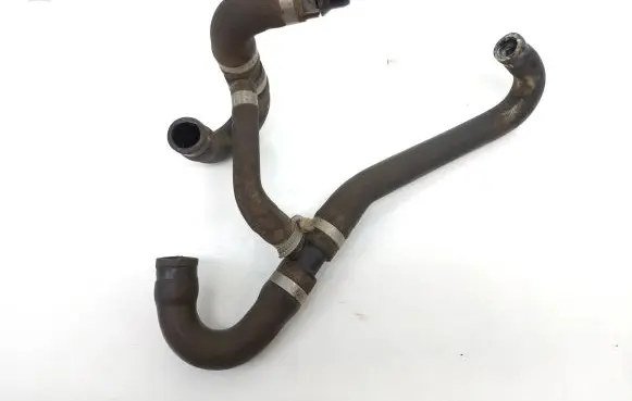 Mercedes-Benz Vito Viano W639 Engine coolant pipe/hose A6398329123