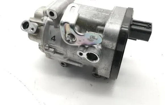 Toyota Corolla E210 E21 Air conditioning (A/C) compressor (pump) 0424001202