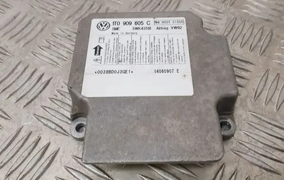 Volkswagen Touran I Airbag control unit/module 1T0909605C 5WK43518