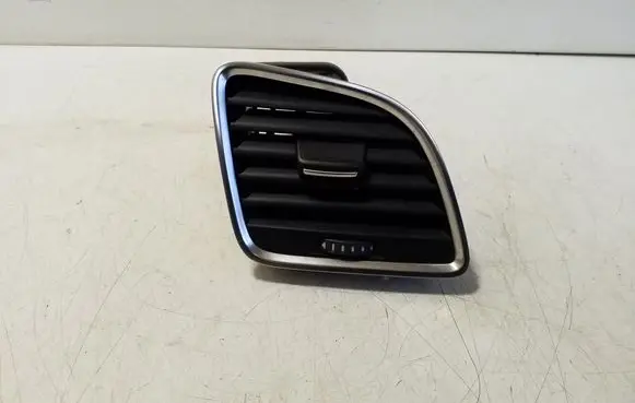 Audi Q3 8U Dashboard side air vent grill/cover trim 8U2820902B