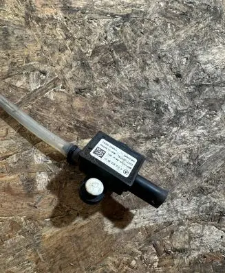 Mercedes-Benz E AMG W212 Airbag deployment crash/impact sensor A2129056501 17040300041 5WK44804