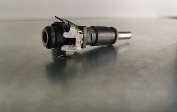 Mini Cooper Countryman R60 Fuel injector V7528176