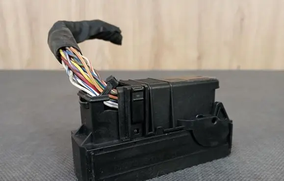 Volvo V40 Cross country ABS module connector plug F522210