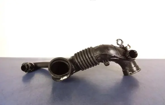 BMW 4 F32 F33 Air intake hose/pipe 586509