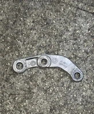 BMW 5 E39 Sway bar bush bracket, front 1091987
