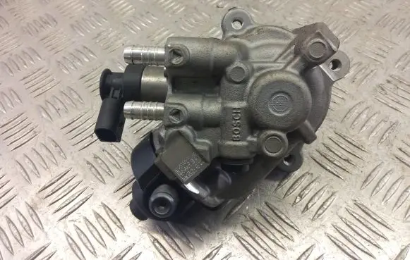Audi A6 S6 C7 4G Fuel injection high pressure pump 04L130755E 0445010538