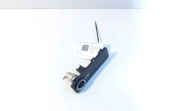Jaguar XF X250 AUX in-socket connector 8X2319C166BA