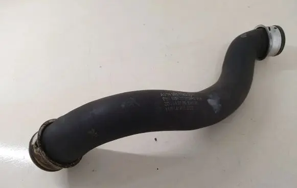 Mercedes-Benz C W204 Engine coolant pipe/hose A2045011582