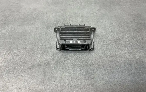 Jeep Grand Cherokee Headlight ballast module Xenon 89089352