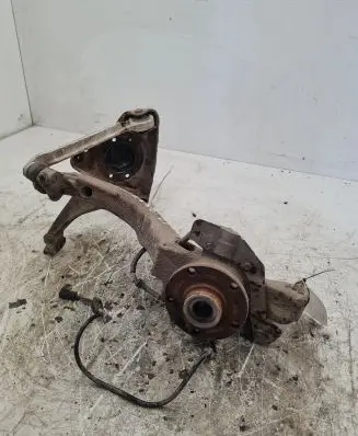 Audi A4 S4 B5 8D Front wheel hub