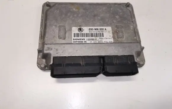 Skoda Fabia Mk1 (6Y) Engine control unit/module 03D906032A