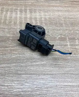 BMW 5 G30 G31 G38 Airbag deployment crash/impact sensor 9341546 913350