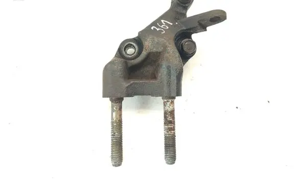 Mazda 6 Engine mounting bracket