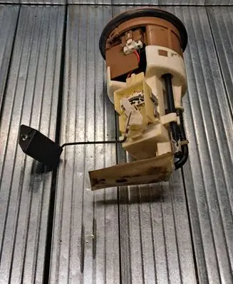 Toyota Yaris Verso Fuel level sensor 