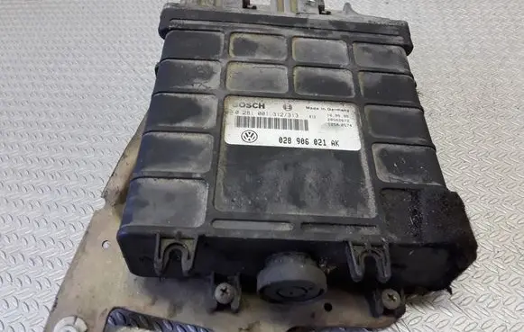 Volkswagen PASSAT B4 Engine control unit/module 0281001312 028906021AK
