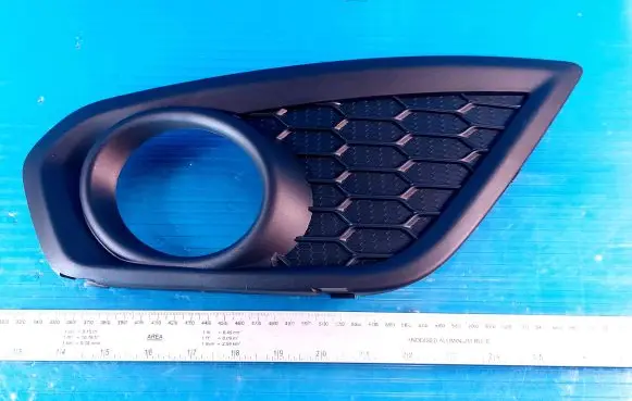 Volvo C30 Front fog light trim/grill 31298171