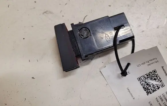 Hyundai Santa Fe Hazard light switch 864W0140