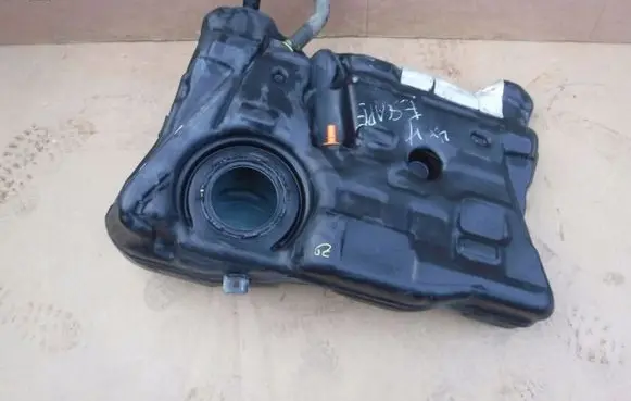 Ford Escape III Fuel tank GV619002AE
