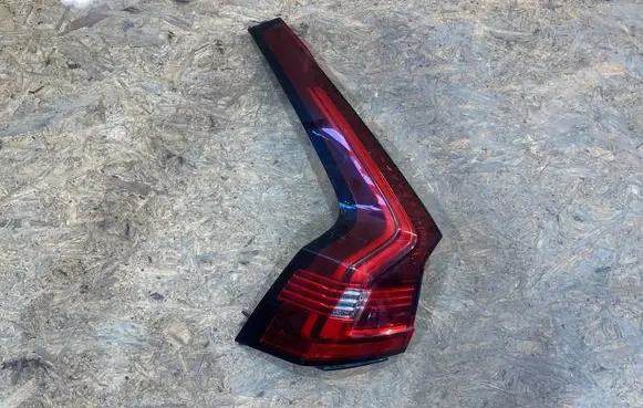 Volvo S90, V90 Tailgate rear/tail lights 32337133 S2506S024-M