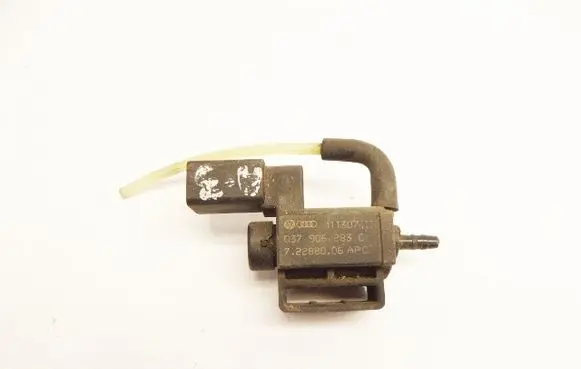 Audi A3 S3 8L Valve vacuum 037906283C