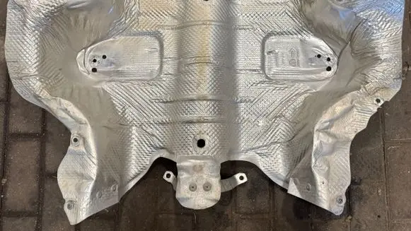 Jeep Grand Cherokee WL Exhaust heat shield 68598334AA 22200