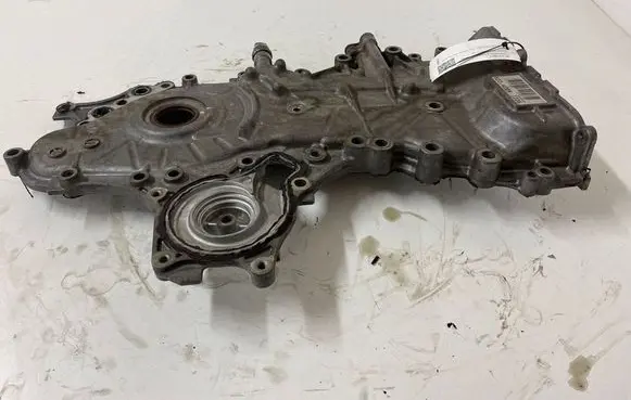 Toyota Prius+ (ZVW40) Timing chain cover 04091806 0096198