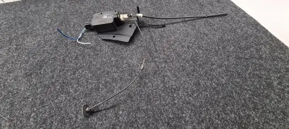 Fuel tank cap lock motor