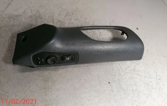 Peugeot 806 Wing mirror switch 1462069077
