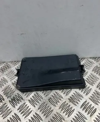 Volkswagen Tiguan Fuse box cover 5WA937132A