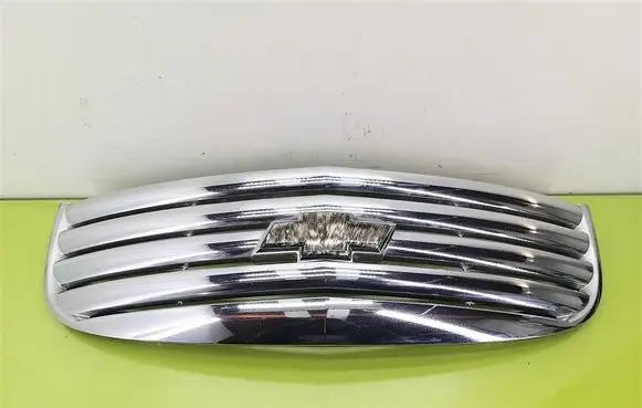 Chevrolet HHR Front bumper upper radiator grill 15920921