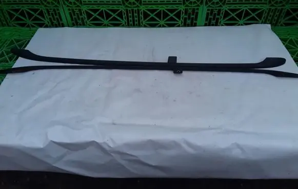 Roof bar rail
