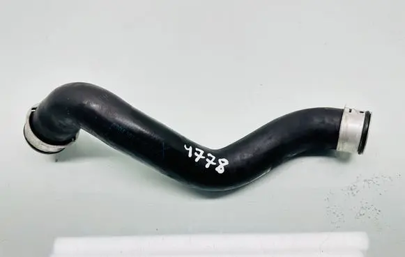 Engine coolant pipe/hose