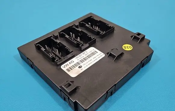 Skoda Octavia Mk2 (1Z) Central body control module 1K0937087D IMPRK1526812