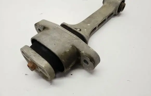 Hyundai Tucson LM Engine mount bracket 219692S000