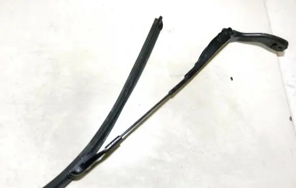 Mercedes-Benz E W211 Front wiper blade arm 2118200644