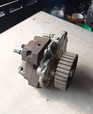 Ford Focus Fuel injection high pressure pump 9651844380