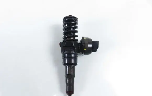 Audi A6 S6 C5 4B Fuel injector 0414720216 038130073BA