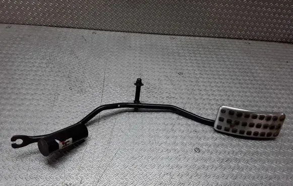 Mitsubishi Outlander Accelerator throttle pedal