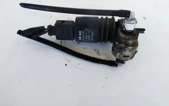 Volkswagen Fox Windscreen/windshield washer pump 1k6955651