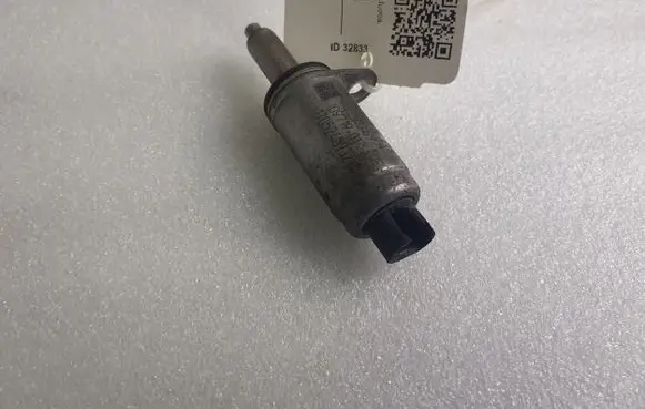 Porsche Macan (95B) Camshaft vanos timing valve 06E103697L