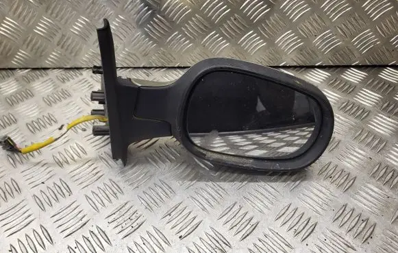 Nissan Micra Front door electric wing mirror 018011