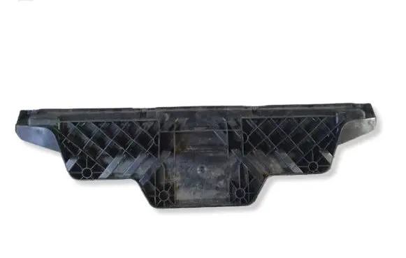 Audi Q7 4M Rear bumper mounting bracket 4M0807329