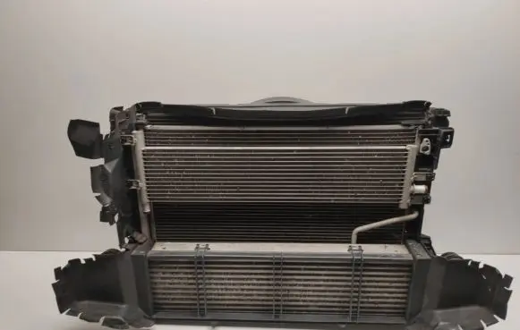 Mercedes-Benz E W212 Radiator set A2045000493
