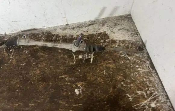 Toyota Avensis T270 Steering rack 
