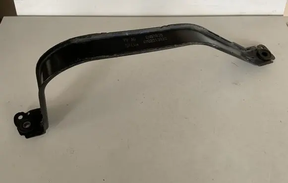 Audi Q7 4M Fuel tank mounting bracket 4M0201392C