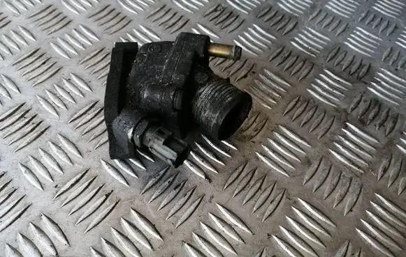 Volvo V50 Thermostat/thermostat housing 30650469