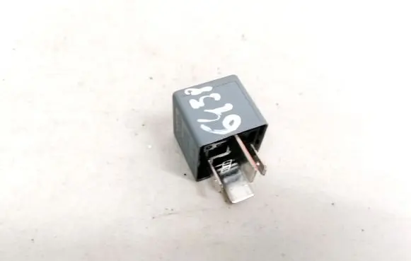 Audi A4 S4 B5 8D Other relay 8D0951253